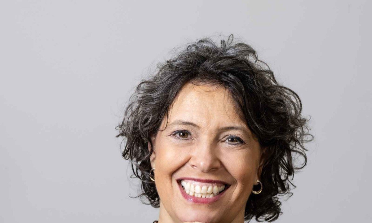 A fonoaudióloga Juliana Algodoal afirma que estamos observando uma redução das relações de fala e, quando isso acontece, as conexões sofrem impacto

 -  (crédito: Vivian Koblinsky/divulgação)
