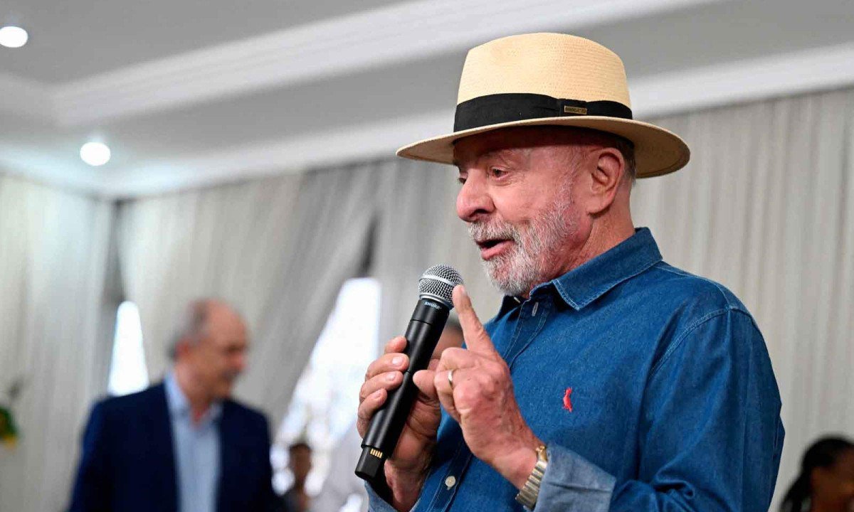 Candidato à reeleiçao, Lula ganha vantagem numérica nas pesquisas -  (crédito: Evaristo Sa/AFP)