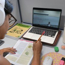 Professores especialistas conduzem revisão gratuita e ao vivo para o Enem  - Bernoulli Divulgação