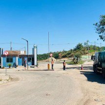 Incêndio atinge galpão de empresa de recicláveis às margens da BR-381 - Edésio Ferreira/EM/D.A.Press