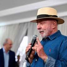 Lula: ‘Mulheres aprendem a tomar toque desde quando é pequena’ - Evaristo Sa/AFP