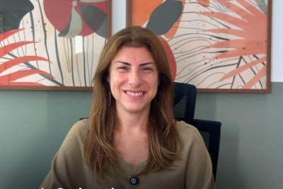 Ao revisitar sua história, Sara procura entender o que havia por trás da necessidade de controlar o próprio corpo -  (crédito: Instagram/reprodução)