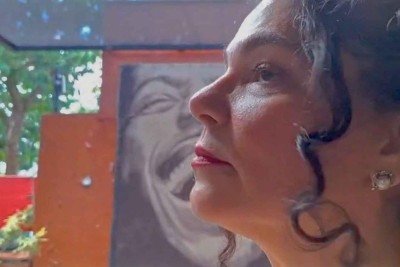 A cantora lírica Sylvia Klein é atriz convidada no novo longa do diretor mineiro, que ele considera 'o mais radical' de sua carreira -  (crédito: Divulgação)