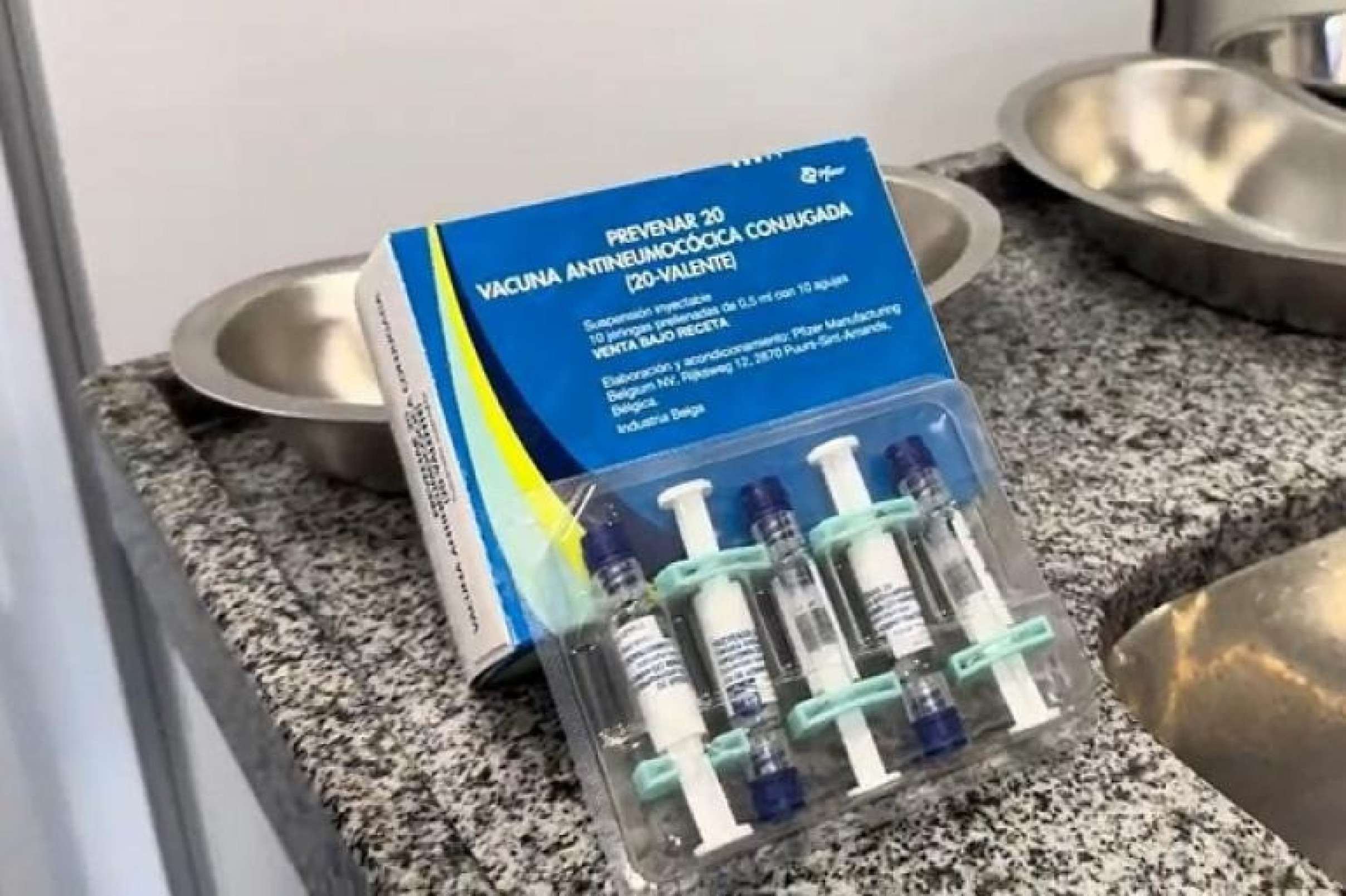 BH aplica vacina contra pneumonia e meningite em idosos nesta terça