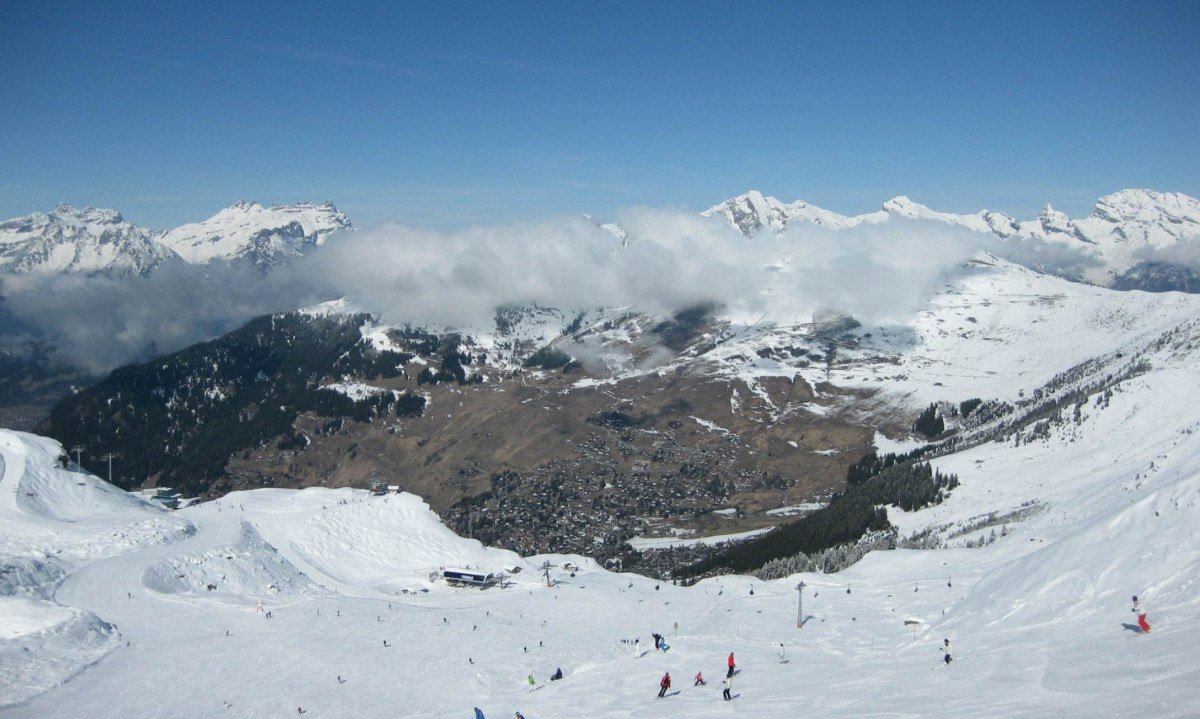 No cora&ccedil;&atilde;o do Valais, Verbier e o Val de Bagnes re&uacute;nem 410 km&sup2; de pistas de n&iacute;vel internacional, vilas de montanha aut&ecirc;nticas e um estilo de vida alpino &uacute;nico