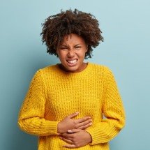 Azia persistente não deve ser normalizada, alerta oncologista - wayhomestudio/magnific