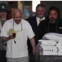 Homem condenado a morte é libertado depois de 41 anos após novo exame de DNA - AP/George Frey