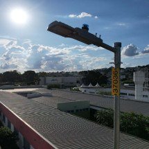Nova lei autoriza a instalação de QR Codes em postes de iluminação em Betim - Guga Ribeiro
