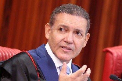 Kassio diz que receber parlamentares é “praxe” que não compromete sua isenção -  (crédito: Foto: Luiz Roberto/TSE)