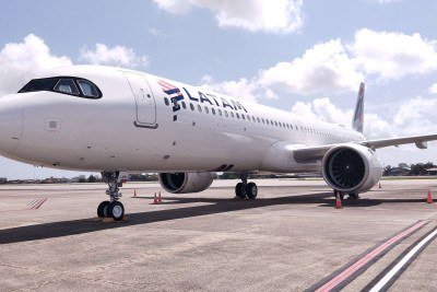 Aeronave da LATAM, companhia a&eacute;rea envolvida em incidente com crian&ccedil;a ferida no voo LA3122 -  (crédito: Latam)