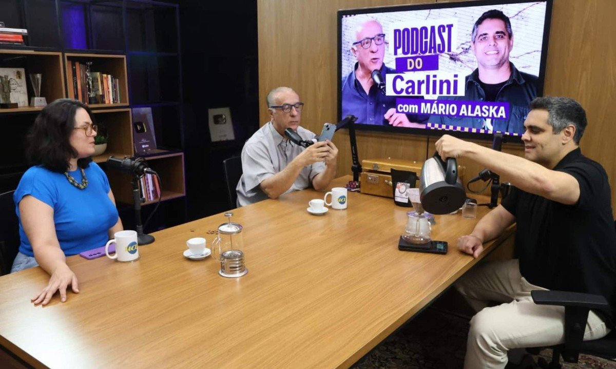 Ricardo Carlini convidou Helga Andrade e Mário Alaska ao Podcast do Carlinit para discutir a cultura do café e o festival Tomei Gosto - (crédito: Marcos Vieira/EM)