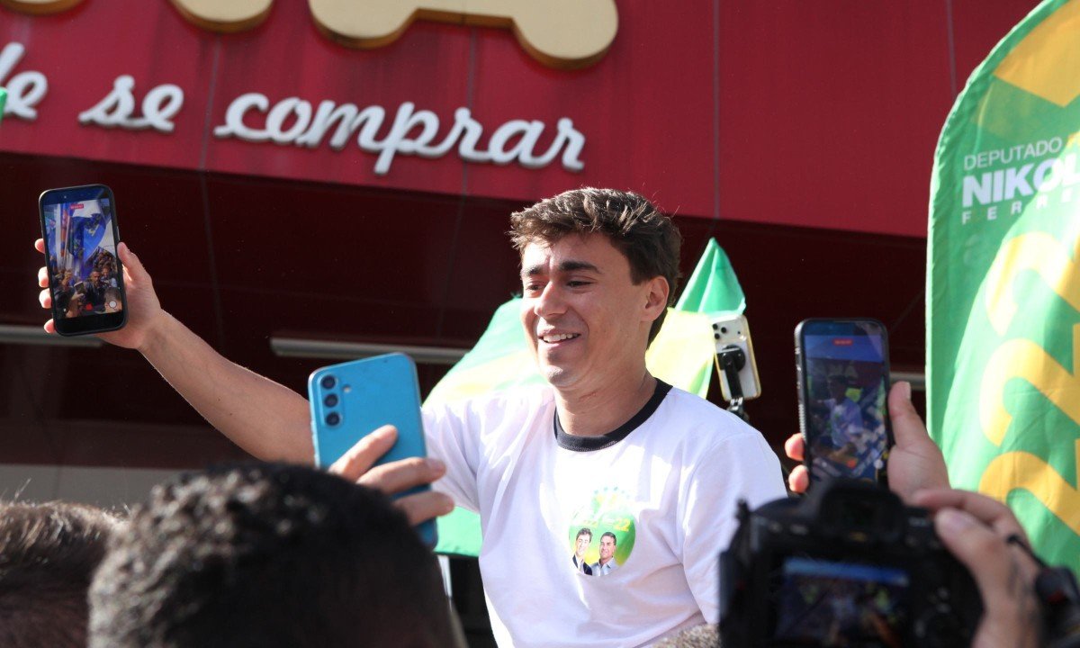 Nikolas Ferreira em ato de campanha em Belo Horizonte - (crédito: Edesio Ferreira/EM/D.A.Press)
