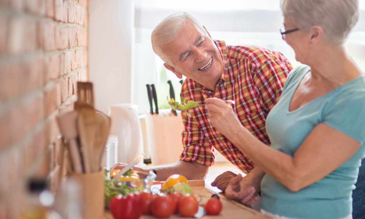 É preciso movimentar o corpo diariamente, priorizar o sono e ter uma dieta saudável, com mais alimentos in natura - (crédito: gpointstudio/magnific)