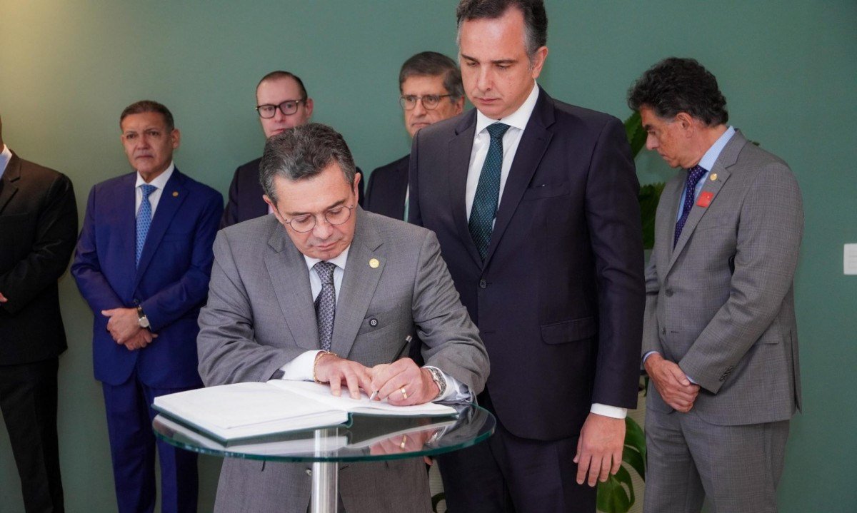Ex-senador tomou posse como ministro do TCU - (crédito: Divulgação/ Rodrigo Pacheco)