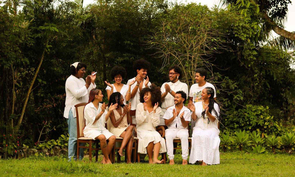 O Coletivo Narrativas e Poéticas Negras lançou no ano passado a coletânea de poesia "Entre Gerais" - (crédito: vitória lages/divulgação)