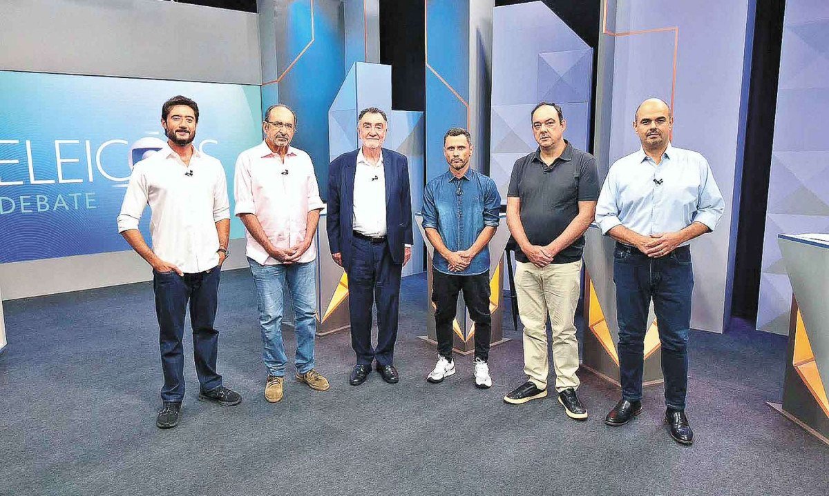 Candidatos ao governo de Minas se reúnem antes do debate na noite de quarta-feira -  (crédito: Globo/Douglas Magno.)
