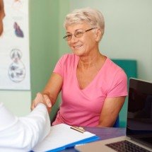 Portaria libera doação de sangue de pessoas com mais de 70 anos -  gpointstudio/magnific