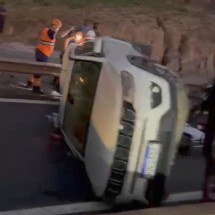 Vídeo: acidente deixa dois feridos na BR-381 - Corpo de Bombeiros/Divulgação 