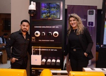 Julio Cardozo e Johana Cáceres, parceiros da AGL -  (crédito: Divulgação)