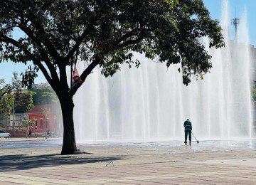 Em meio a onda de calor, a capital mineira pode ter pancadas de chuva -  (crédito: Edésio Ferreira/EM/D.A Press)