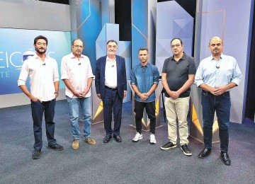 Candidatos ao governo de Minas se reúnem antes do debate na noite de quarta-feira -  (crédito: Globo/Douglas Magno.)