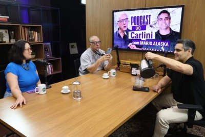 Ricardo Carlini convidou Helga Andrade e Mário Alaska ao Podcast do Carlinit para discutir a cultura do café e o festival Tomei Gosto -  (crédito: Marcos Vieira/EM)