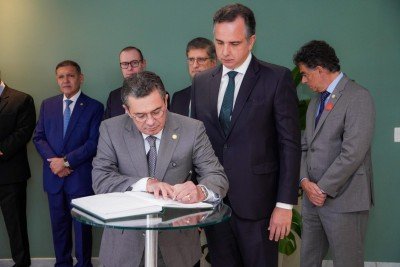 Ex-senador tomou posse como ministro do TCU -  (crédito: Divulgação/ Rodrigo Pacheco)