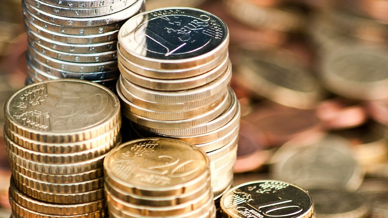 As economias de clientes, majoritariamente idosos, foram desviadas por gerente de banco, resultando em preju&iacute;zos milion&aacute;rios -  (crédito: Freepik)