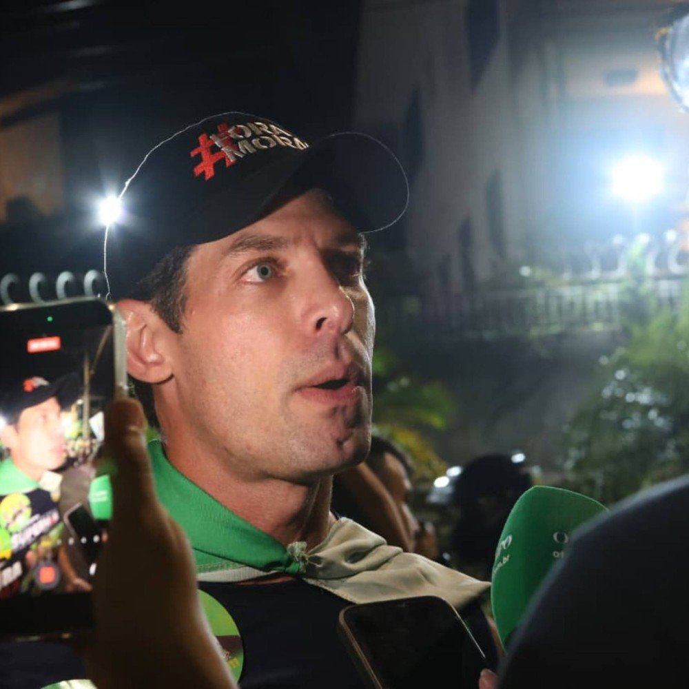 Eleitores criticam Superman e Nikolas em disputa ao Senado: 'Elegeram o PT'