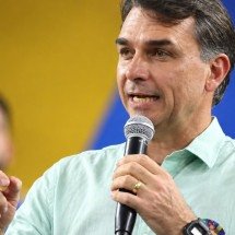 STF tem precedente para manter investigação sobre Flávio Bolsonaro caso ele seja eleito
