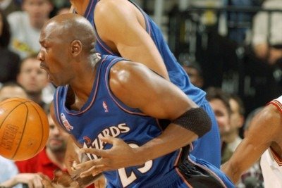 Michael Jordan, o lend&aacute;rio jogador da NBA, cujo legado continua a quebrar recordes em leil&otilde;es de memorabilia esportiva -  (crédito: David Zalubowski)