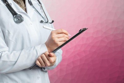 A avaliação pode incluir também aspectos que nem sempre são associados imediatamente ao período pós-câncer -  (crédito:  fabrikasimf/magnific)