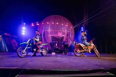 Artistas do circo moderno enfrentam o desafio de conquistar as crianças do século 21, competindo com as diversões digitais -  (crédito: Le Cirque/Divulgação)