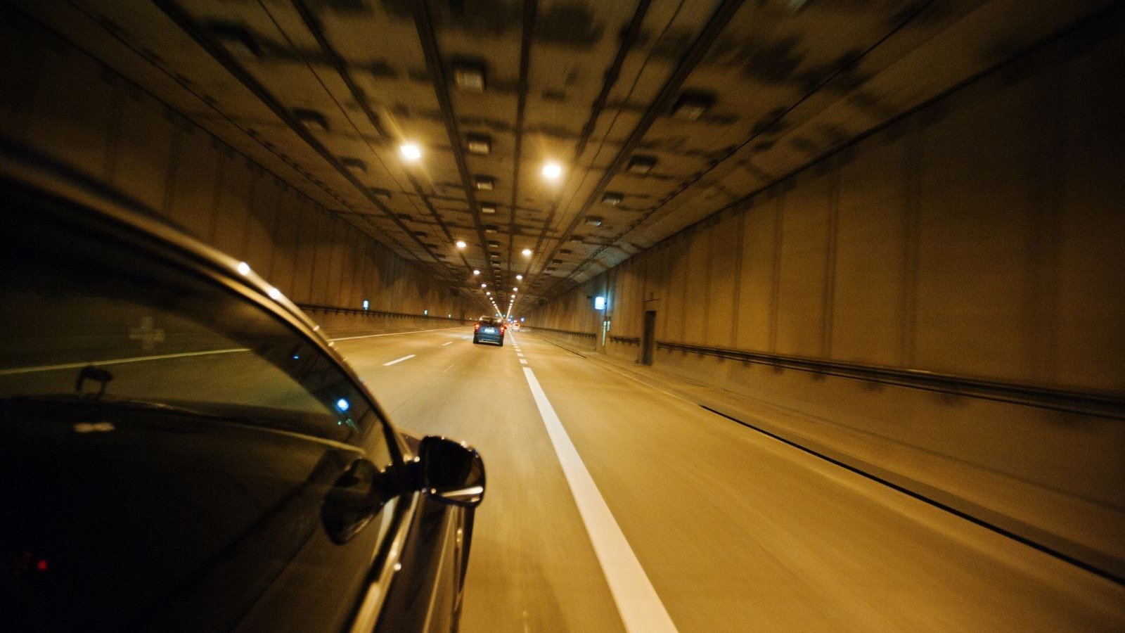 Futuro t&uacute;nel ligar&aacute; Santos e Guaruj&aacute;, reduzindo o tempo de travessia e beneficiando o transporte de ve&iacute;culos -  (crédito: Freepik)