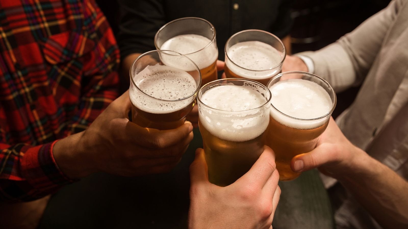 A uni&atilde;o da comunidade para salvar pubs pode ser um novo modelo para manter esses espa&ccedil;os vivos -  (crédito: Freepik)