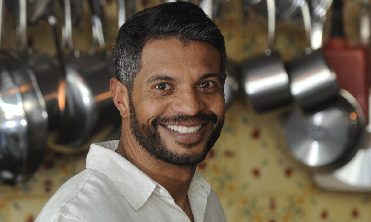 'Quando entendemos a flor como ingrediente, reconhecemos possibilidades de sabor, aroma, textura, cultura e identidade. E isso n&atilde;o &eacute; moda: &eacute; repert&oacute;rio culin&aacute;rio' - Eduardo Batista, professor de gastronomia