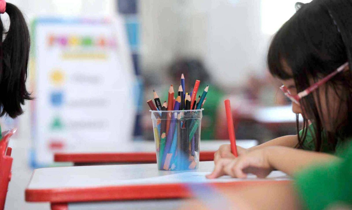 Criança em instituição da rede pública de ensino de bh:
melhores colocadas obtiveram notas acima de 7 no Ideb - (crédito: Alexandre Guzasanche/EM/D.A Press)