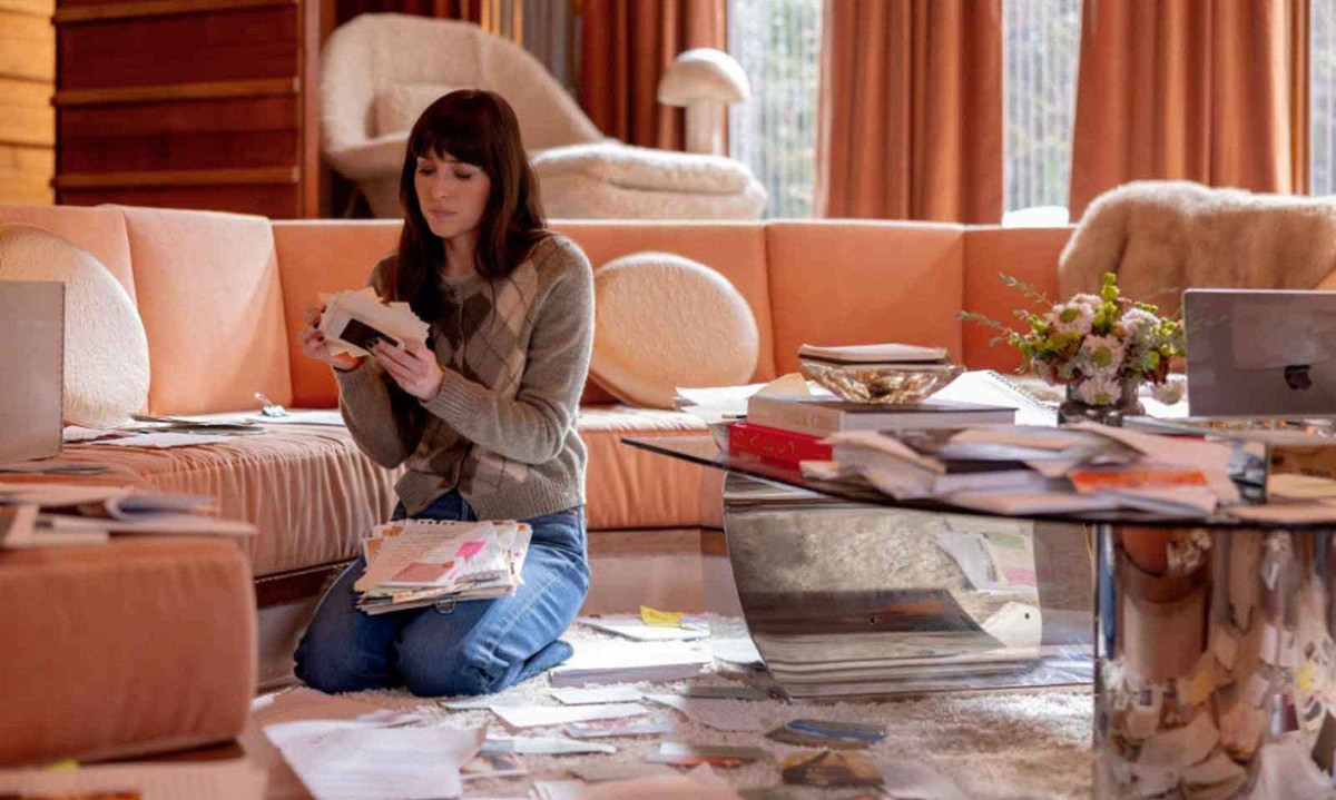 Dakota Johnson volta ao filão do erotismo ao viver Lowen, depois de interpretar Anastasia Steele em "Cinquenta tons de cinza" - (crédito: Sony Pictures/divulgação)