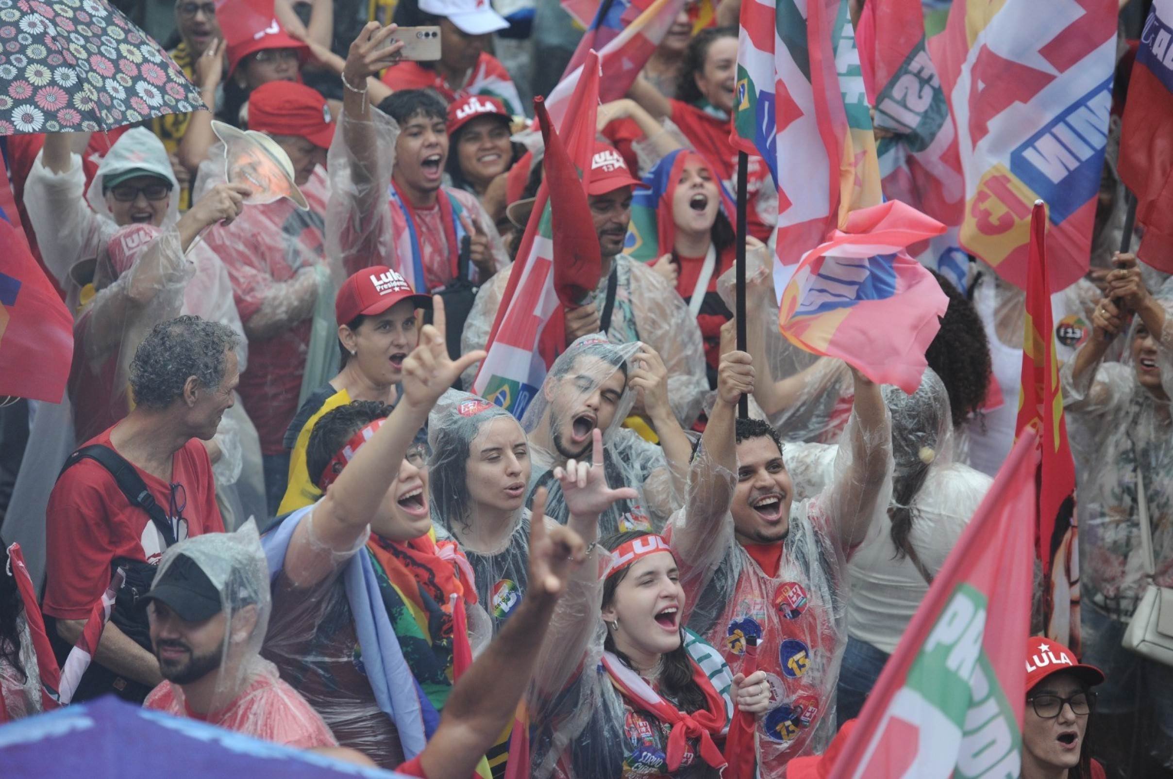 A mobilização começou na Praça da Liberdade e seguiu pelas ruas da Região Centro-Sul da capital