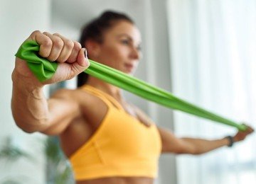 Músculo não serve apenas para produzir força ou melhorar aparência. Ele protege articulações, ajuda a absorver impacto, melhora equilíbrio, estabiliza movimentos e reduz risco de quedas -  (crédito: Magnific)