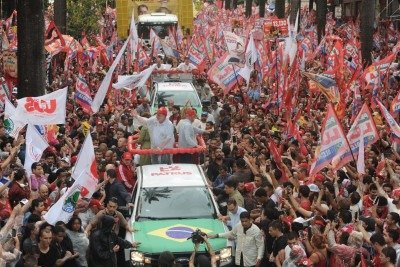 Em seu último discurso, o presidente afirmou: 'Uma coisa eu digo pra vocês. A gente não vai permitir que negacionistas ganhem as eleições neste país. Um beijo no coração Minas Gerais, um beijo Belo Horizonte.' -  (crédito: Alexandre Guzanshe/EM/DA. Press)