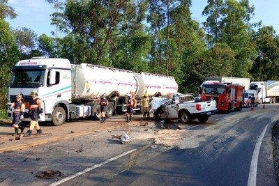 Acidente na BR-381, em João Monlevade, deixa uma vítima  -  (crédito: Corpo de Bombeiros/Divulgação )