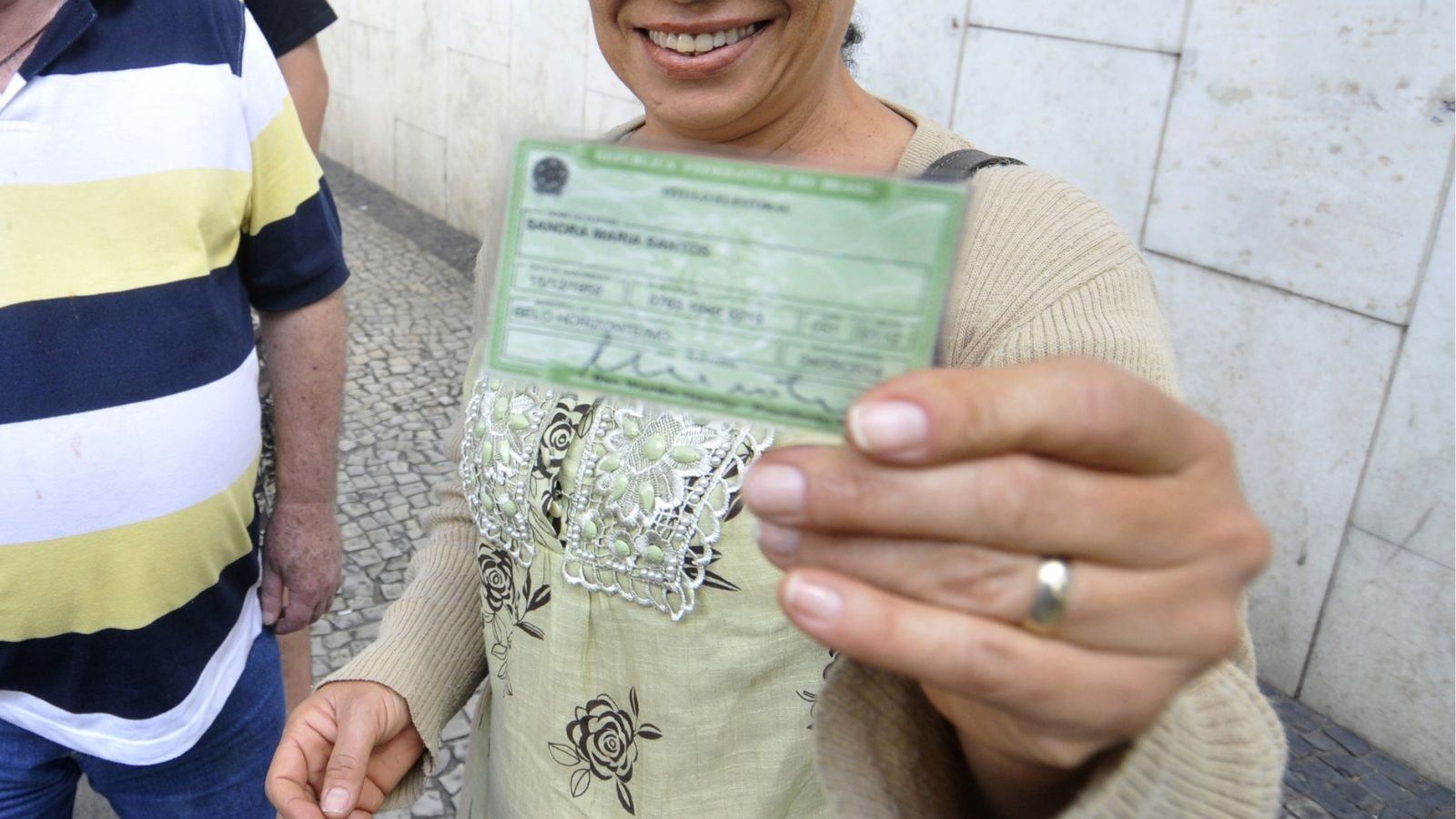 Eleitores podem consultar o n&uacute;mero do t&iacute;tulo no site do TSE -  (crédito: Juarez Rodrigues/EM)