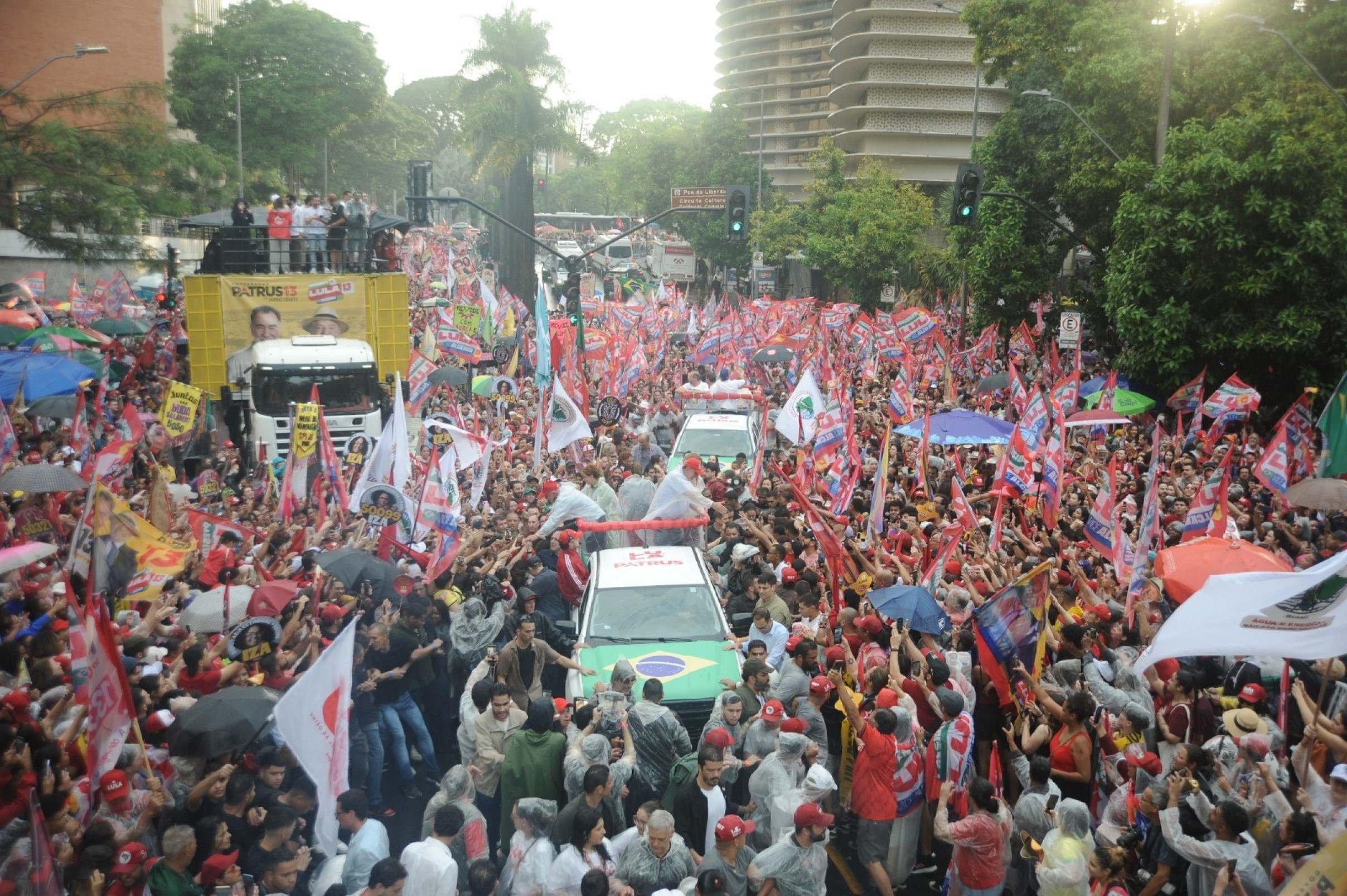 Presidente Lula passou por Belo Horizonte nesta sexta-feira (2/10)