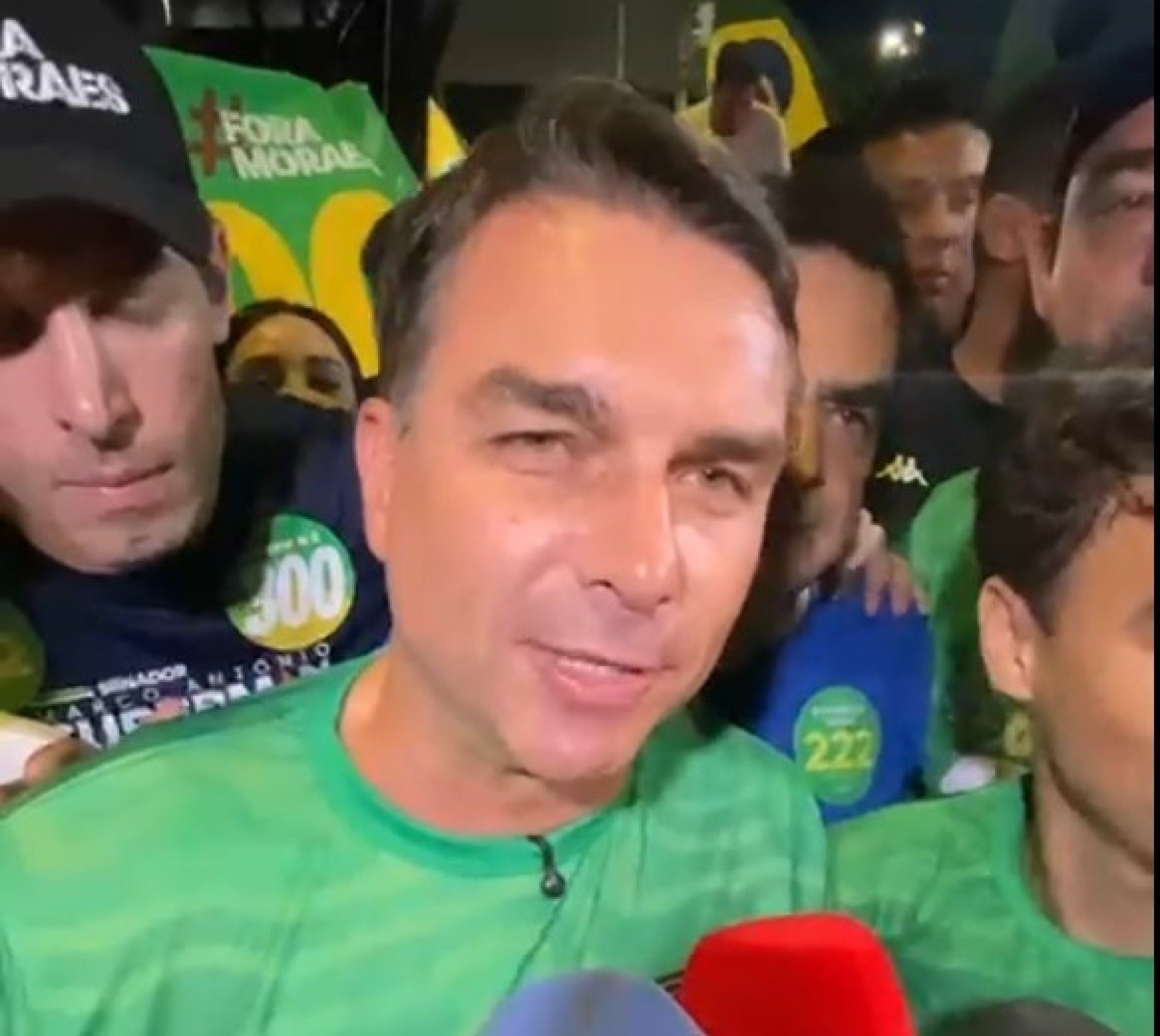 Flávio chama mineiros de amigos em MG: "Temos chances de vitória"; VÍDEO