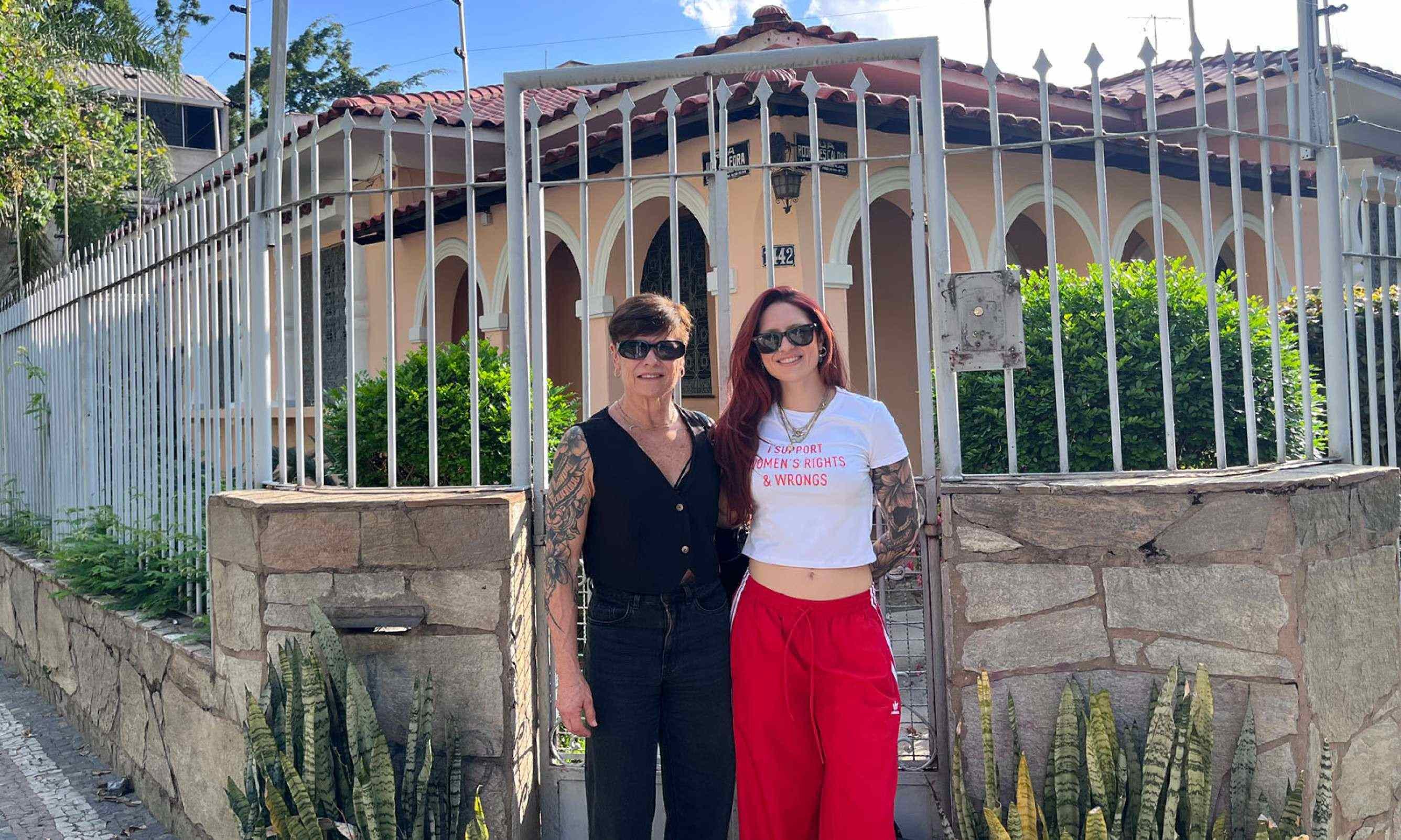 Neta e bisneta de Celina Guimar&atilde;es em Belo Horizonte, onde a pioneira do voto feminino morou