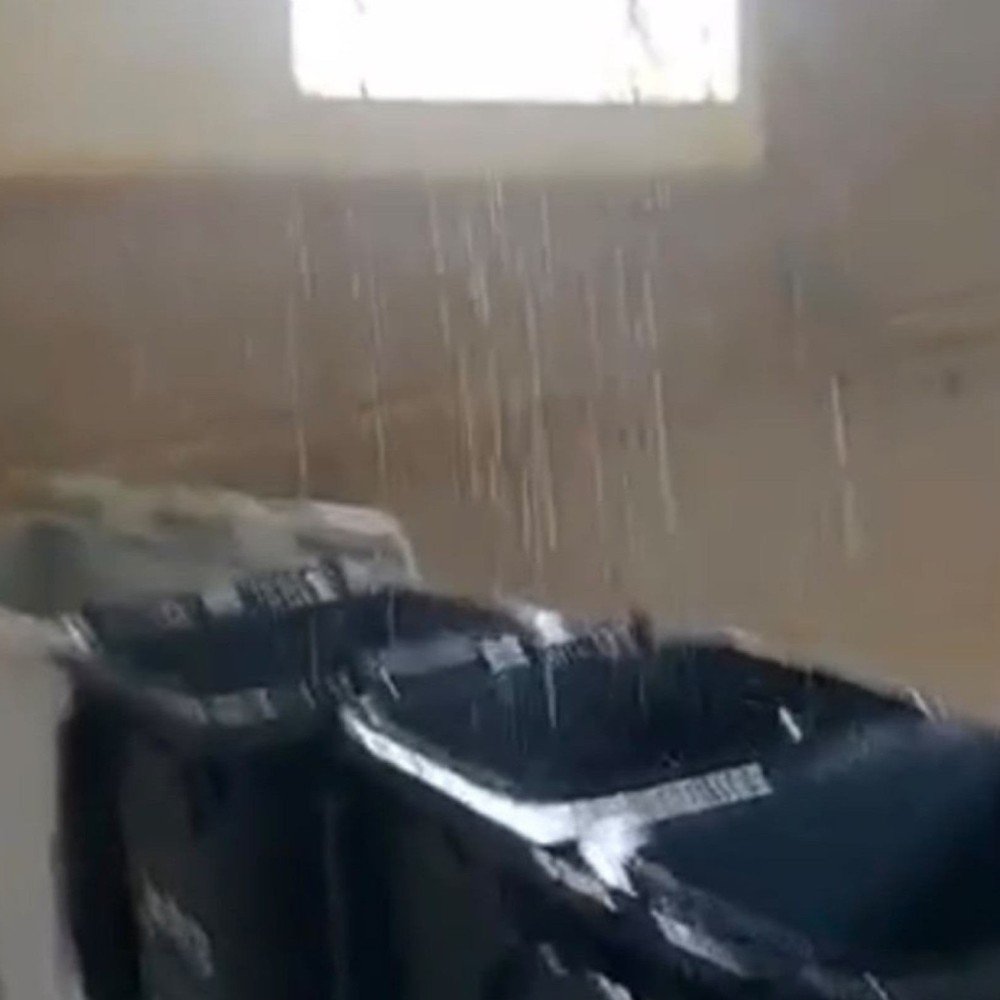 Hospital Júlia Kubitschek fica alagado durante chuva em BH