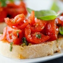 Confira petiscos práticos para receber amigos durante a apuração das urnas - Magnific/Divulgação