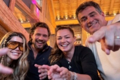 Ex-senador do governo Bolsonaro dança ao lado de Vorcaro nos Alpes -  (crédito: Reprodução de vídeo)