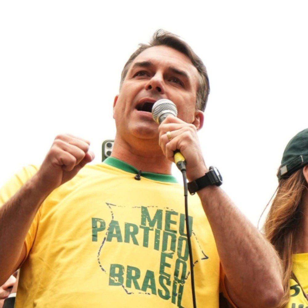 Mudança, STF e reeleição: os recados de Flávio Bolsonaro após o primeiro turno